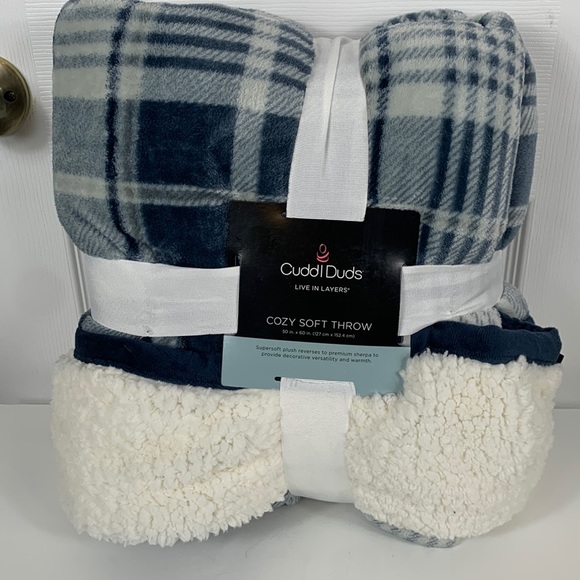Cuddl Duds Bedding Nwt Cuddl Duds Blues And White Cozy Soft Throw